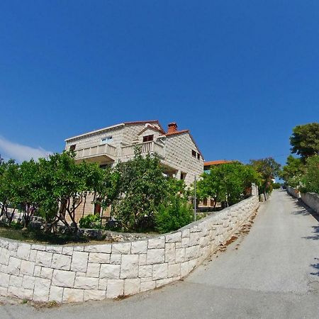 Large And Charming Apartment Near Beach With Big & Sunny Terrace Sumartin Exterior foto