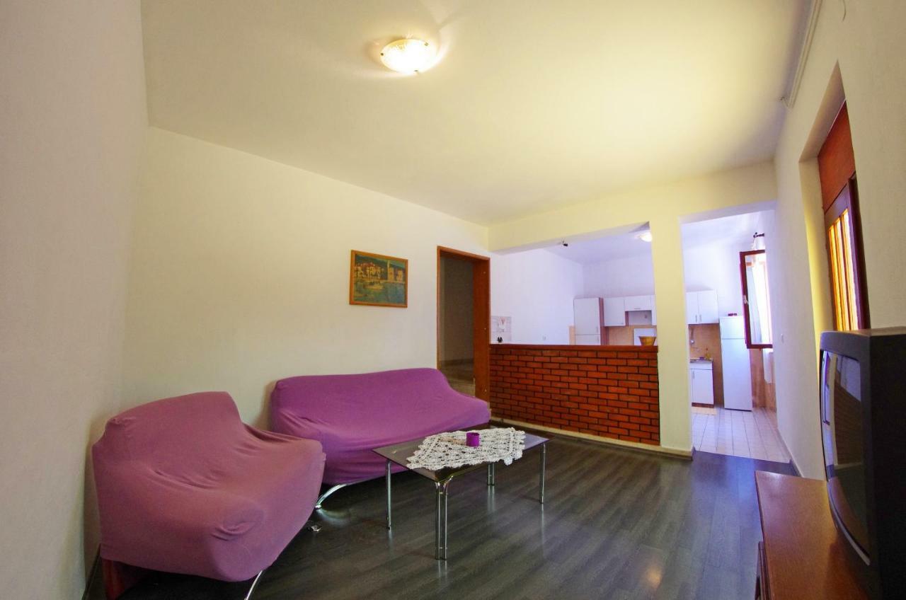Large And Charming Apartment Near Beach With Big & Sunny Terrace Sumartin Exterior foto