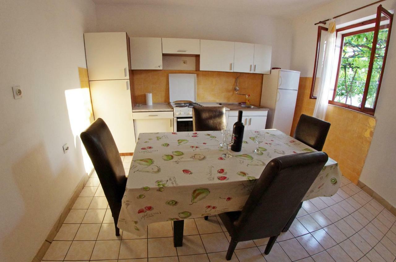 Large And Charming Apartment Near Beach With Big & Sunny Terrace Sumartin Exterior foto