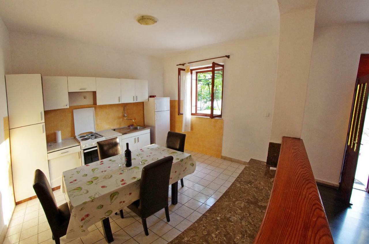 Large And Charming Apartment Near Beach With Big & Sunny Terrace Sumartin Exterior foto